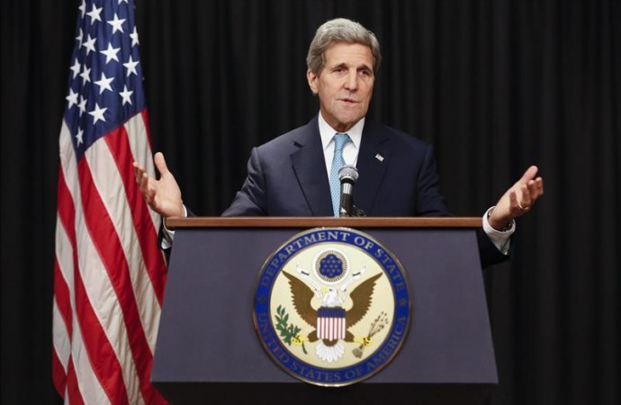 Kerry pide a Tailandia acoger temporalmente inmigrantes a la deriva en el mar
