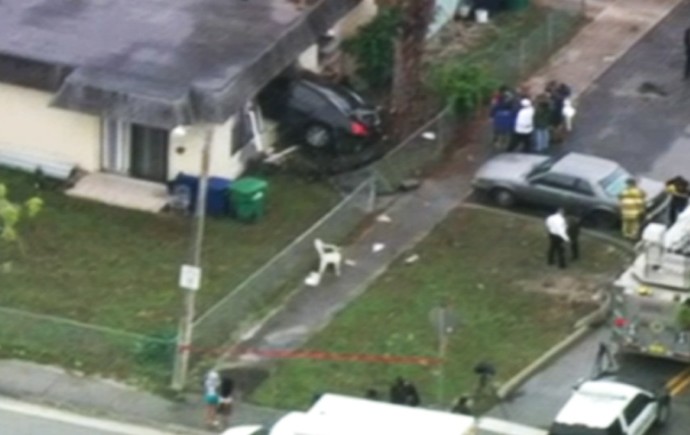 Dos heridos tras colisión de auto conducido por un joven en Miami Gardens