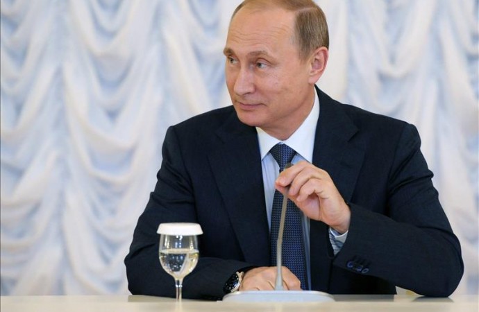 Putin acusa a Estados Unidos de empujar al mundo a una carrera de armamentos