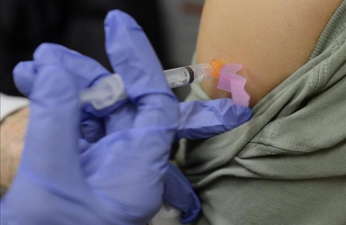 La Asamblea de California aprueba una iniciativa para fomentar la vacunación