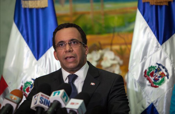 El canciller Navarro asegura que su país no deportará «a un solo dominicano»