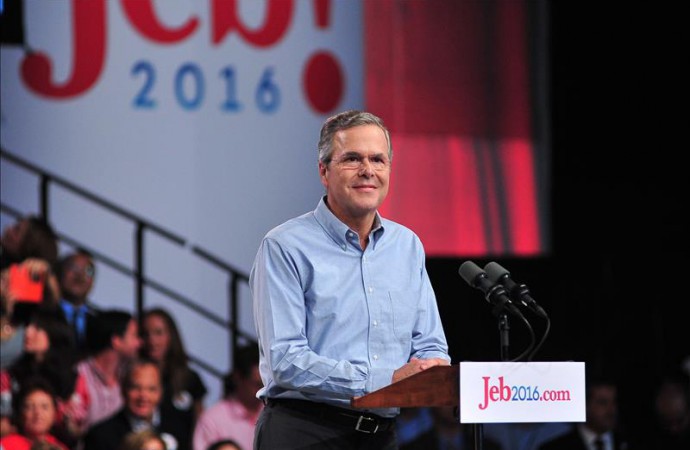 Jeb Bush hace pública su declaración de impuestos de los últimos 33 años