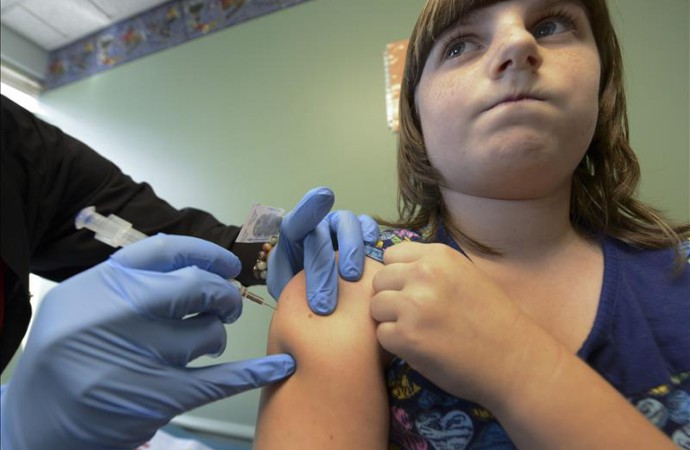 El gobernador de California ratifica una nueva ley de vacunación más estricta