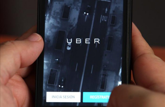 Taxistas en Miami protestan para que Uber sea regulado