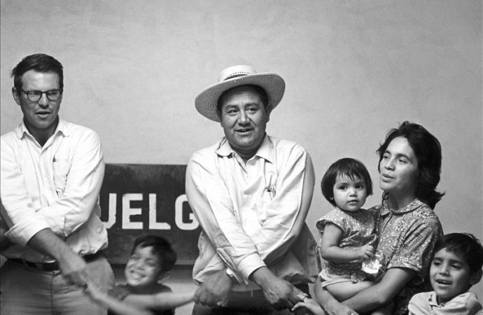 Dolores Huerta, «feliz» al inaugurar una muestra sobre su vida en Washington