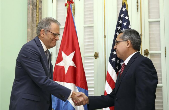 La apertura de embajadas en La Habana y Washington divide al exilio cubano