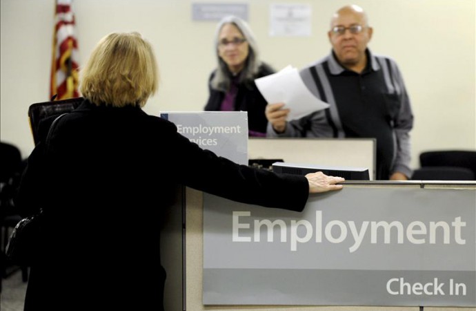 El desempleo baja al 5,3 por ciento en junio con 223.000 nuevos puestos de trabajo