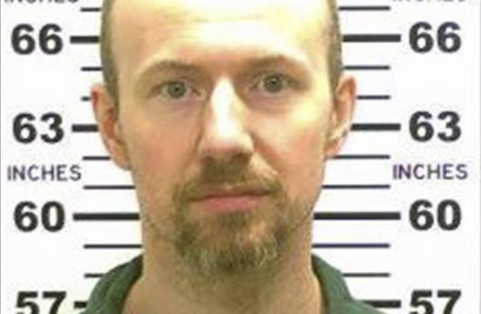 Asesino que se fugó en Nueva York deja el hospital y regresa a prisión