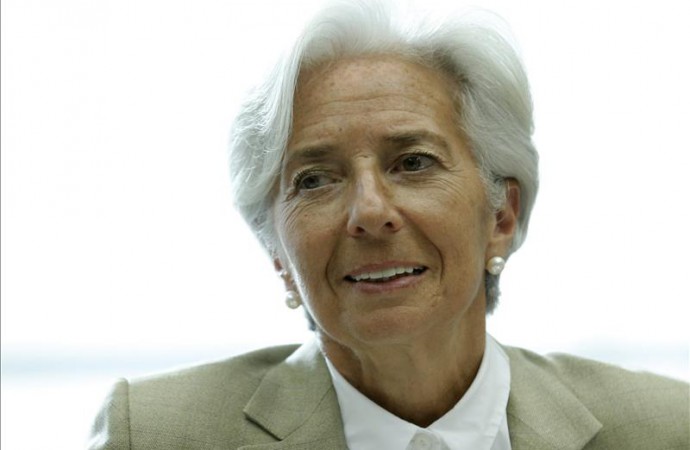 Lagarde asegura que «aguda» crisis de Grecia exige reestructuración de deuda