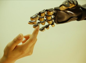 Crean piel artificial para prótesis que podría ayudar a recuperar sensaciones