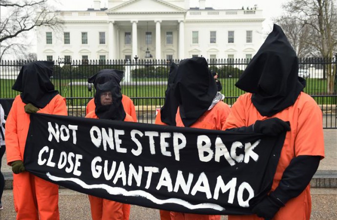 Activistas piden a Obama el cierre Guantánamo en el 14 aniversario del penal