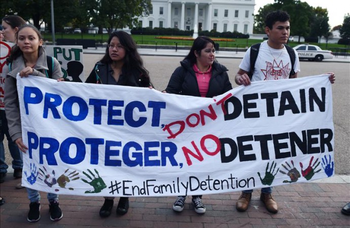 Activistas esperan ansiosos decisión Corte Suprema sobre alivio migratorio