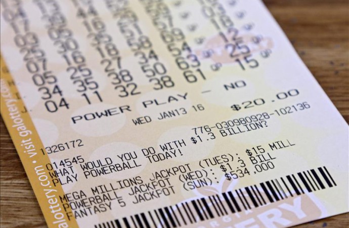 Aumentan los puertorriqueños que juegan a la lotería en medio de la crisis