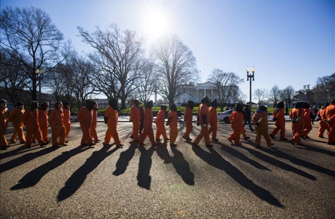 EEUU transferirá este jueves a diez presos de Guantánamo