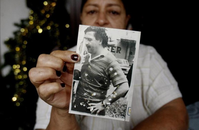 Cazatesoros rastrean en antigua mansión de Pablo Escobar en Miami Beach