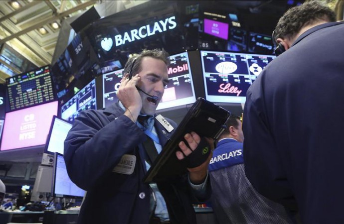 Wall Street modera los avances y el Dow Jones sube un 0,31 % a media sesión