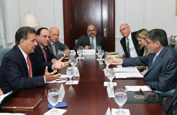 Independentistas: Secretario del Tesoro visitó Puerto Rico para desahuciarlo