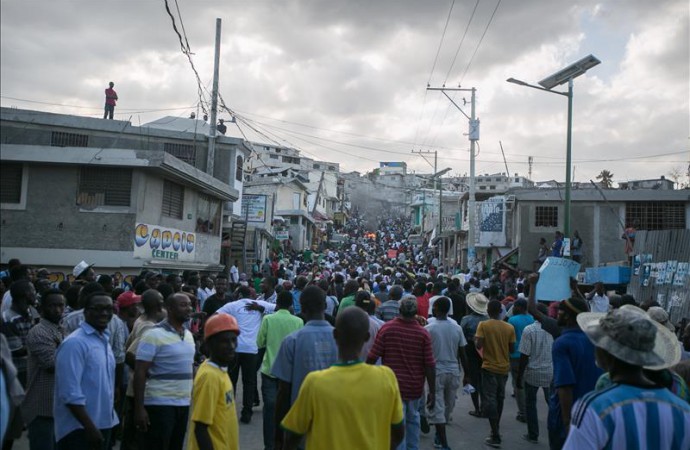 EE.UU. pide detener la violencia en Haití y concluir el proceso electoral