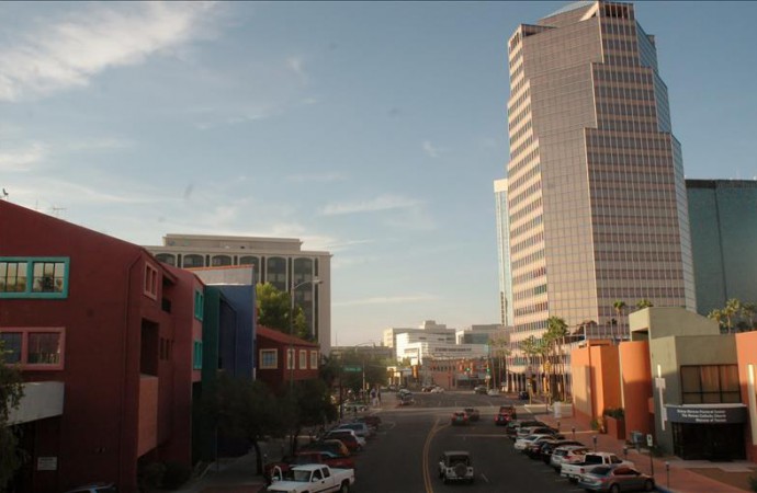 Negocios del sur de Arizona preocupados por la devaluación del peso mexicano