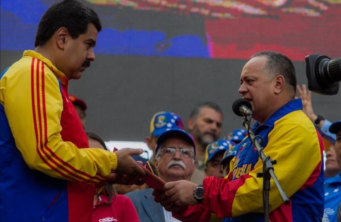 EEUU investiga a altos funcionarios venezolanos por narcotráfico, según WSJ