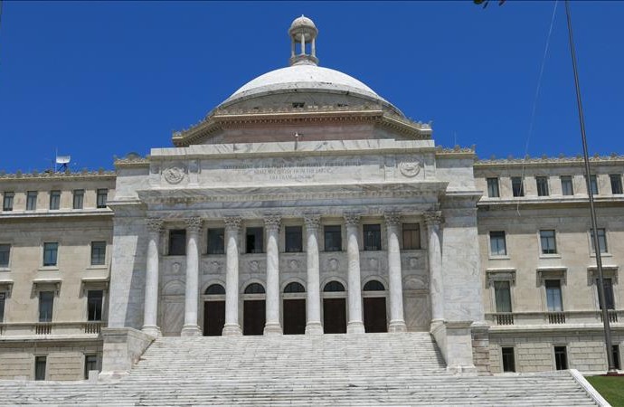 Senado de Puerto Rico evalúa subida de impuestos tras aprobación en la Cámara