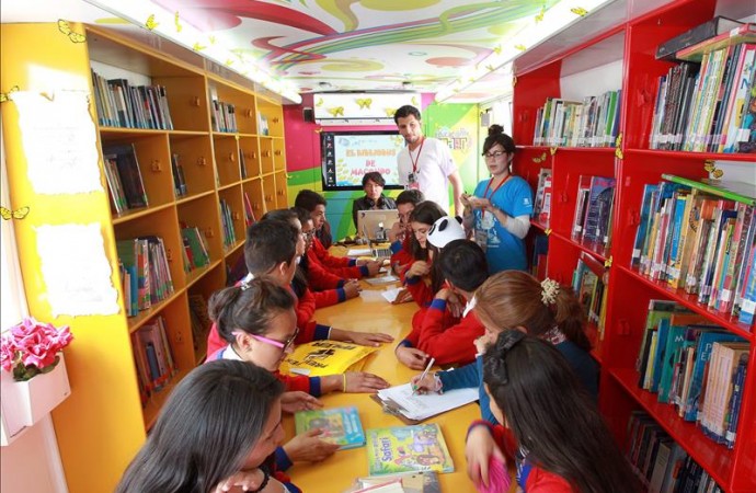 El programa «Read conmigo» destaca los beneficios de la lectura bilingüe