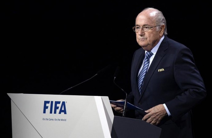 Blatter pide a los delegados de la FIFA «cerrar filas» en estos tiempos difíciles
