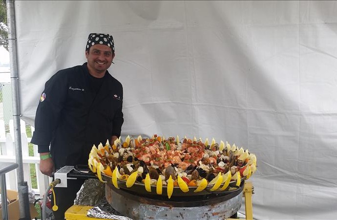 Maestros gastronómicos miden fuerzas en festival internacional de la paella