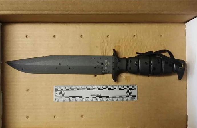 Hombre abatido por la Policía en EEUU compró cuchillos para matar a un agente