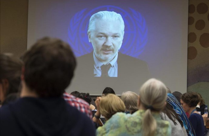 La Fiscalía sueca pretende interrogar a Assange en Londres a más tardar en julio