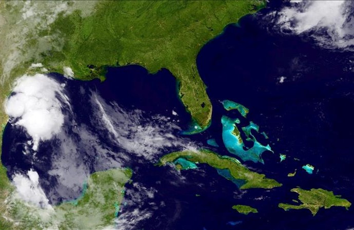 La tormenta tropical Bill se fortalece frente a las costas de Texas
