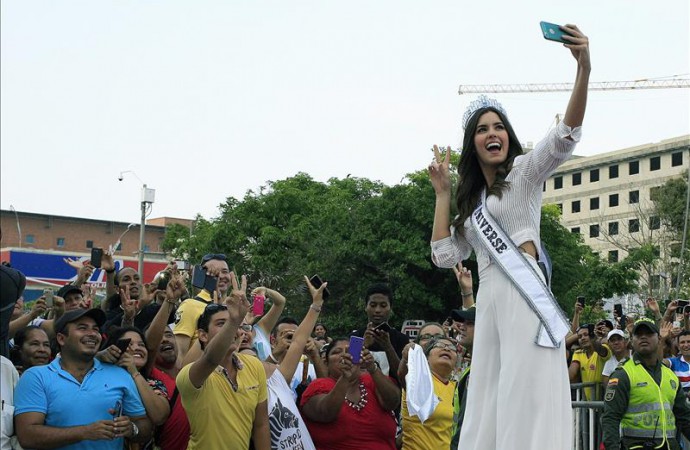 Firma de cosméticos apoya a la Miss Universo por su postura ante Donald Trump