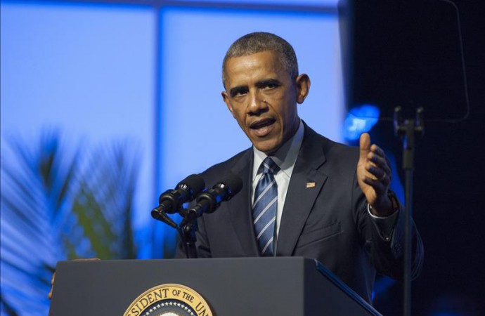 Obama anuncia plan para dar Internet de banda ancha a miles de hogares pobres