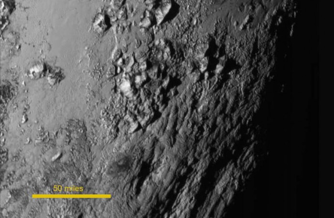 «New Horizons» revela la existencia de jóvenes montañas heladas en Plutón