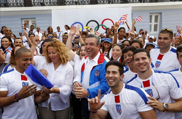 El gobernador de Puerto Rico abandera a atletas de Olimpiadas Especiales 2015