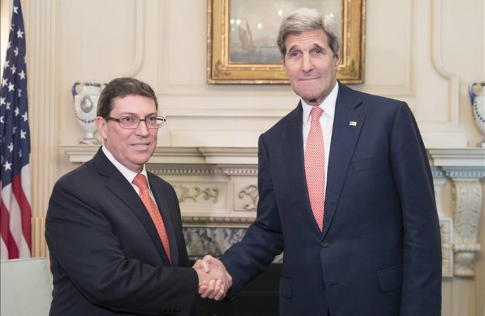 «Hoy hemos empezado a reparar lo que estaba dañado» entre EEUU y Cuba, afirma Kerry