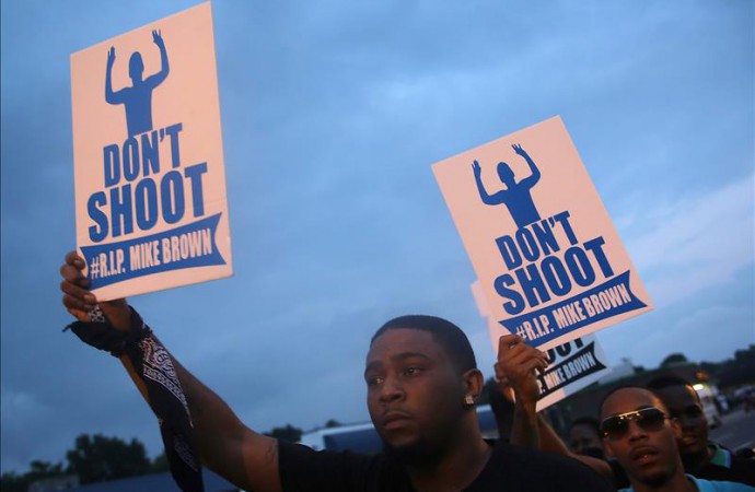 Inicia juicio a policía blanco que mató a joven negro en Carolina del Norte