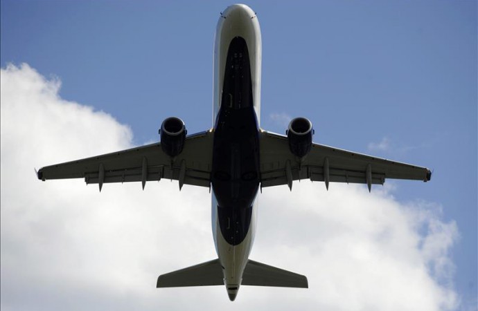 Trabajadores subcontratados de Delta anuncian huelga en aeropuertos de Nueva York