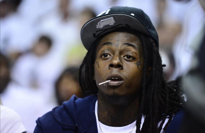 El rapero Lil Wayne fue expulsado de un avión en EEUU por fumar marihuana