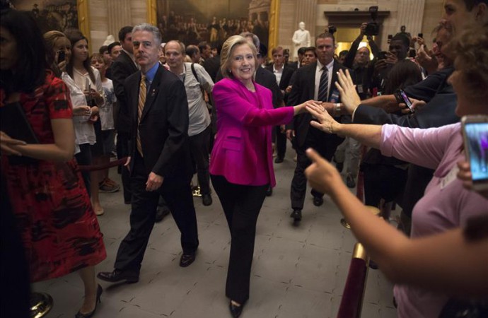 Hillary Clinton pedirá levantamiento del embargo a Cuba en visita a Miami