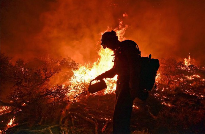 Más de 13.000 personas evacuadas por los incendios en California