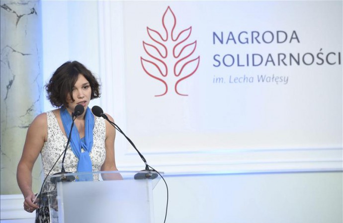 La hija de Borís Nemtsov recibe en Polonia el Premio a la Solidaridad