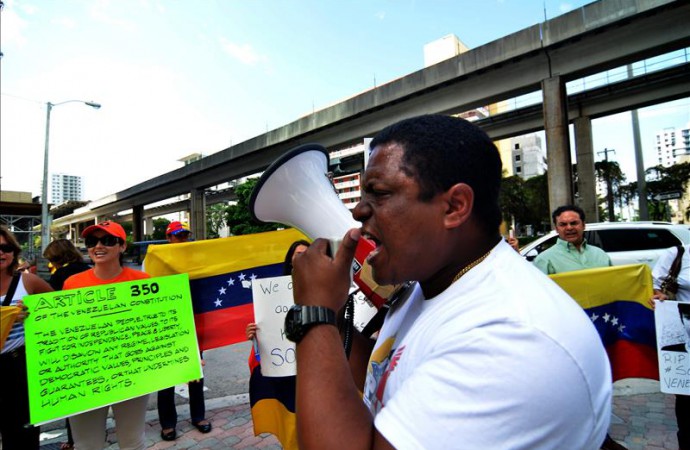 Exilio venezolano tacha de ilegal inhabilitación de opositores en elecciones