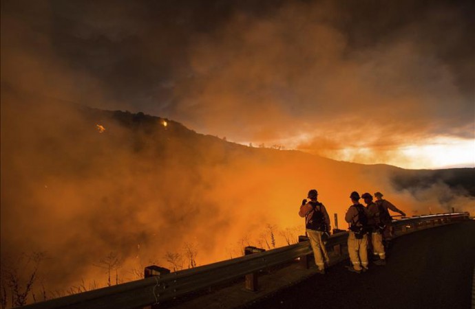Nueva York envía 20 voluntarios a California para luchar contra incendios