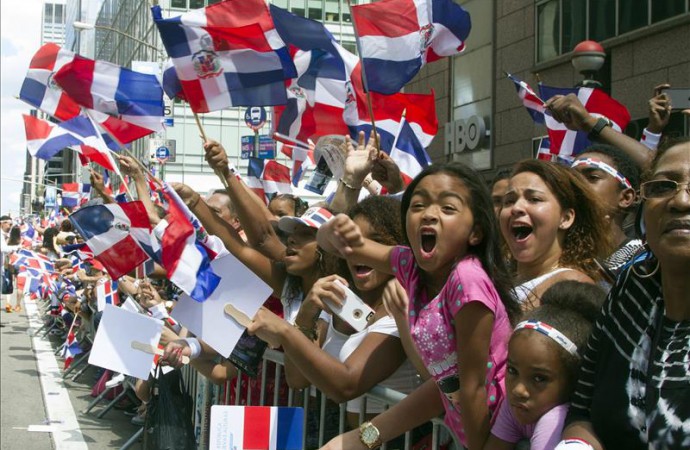 Dominicanos abuchean al alcalde de Nueva York durante su tradicional desfile