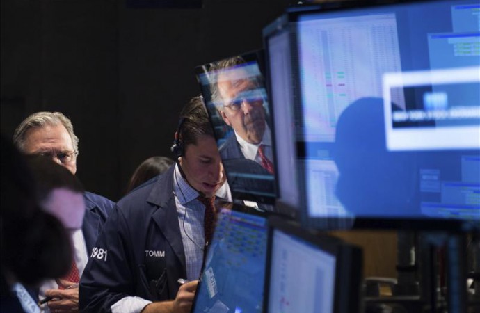 Wall Street abre con fuertes pérdidas y el Dow Jones cae un 1,01 %