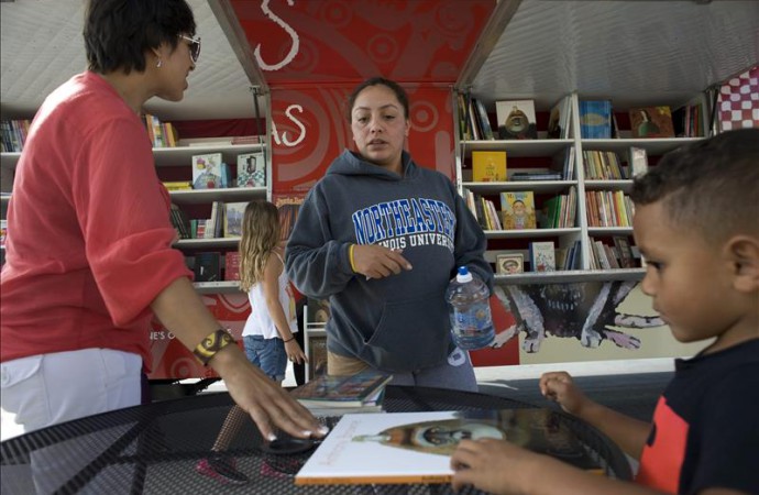 Librería rodante recorrerá el país para fomentar la lectura en español