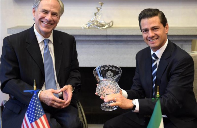 Peña Nieto pide a gobernador de Texas políticas que integren a inmigrantes