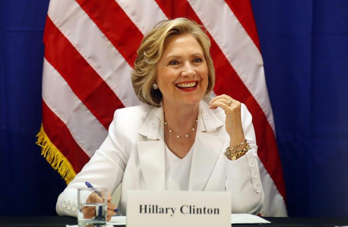 Hillary Clinton dice que le «encantaría» debatir con Donald Trump