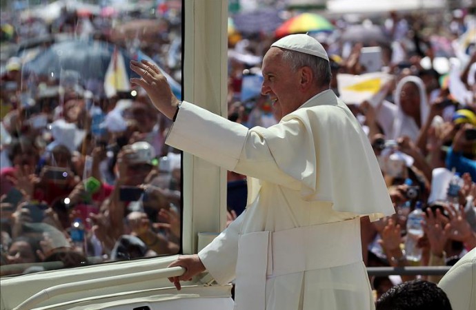 Cien mujeres emprenden caminata para pedir al Papa que apoye a indocumentados